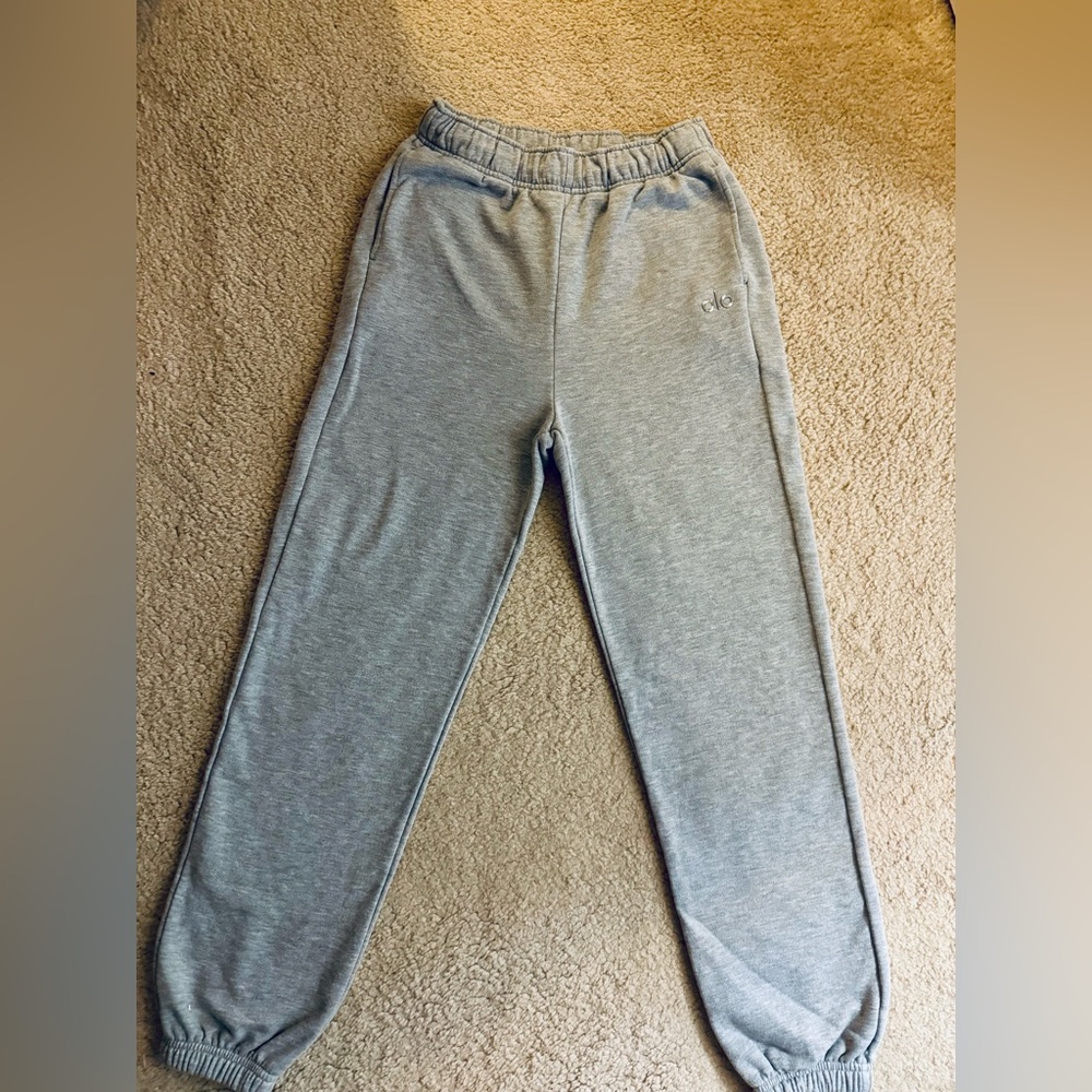 ALO Yoga Woman’s Gray Sweatpants - Like New